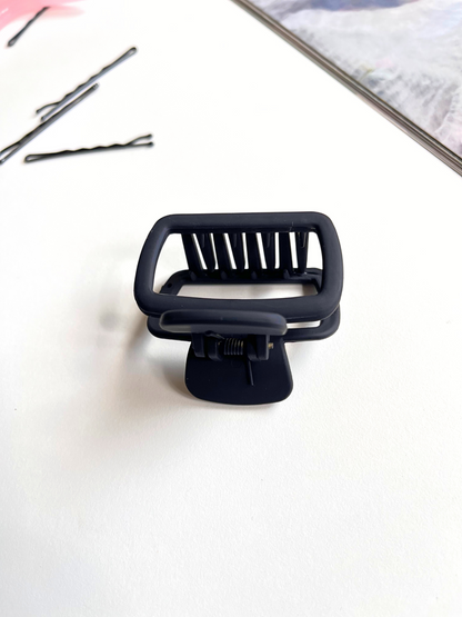 MINI MATTE HAIR CLAW CLIP